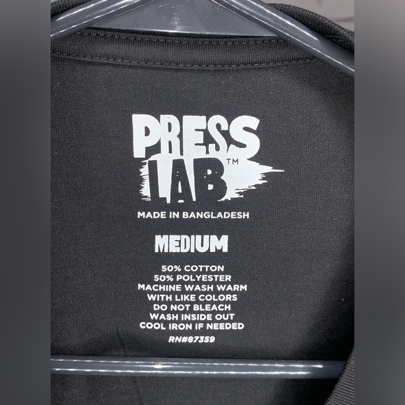 Halloween Funny Graphic Women’s Medium Let’s Go Ghouls T-Shirt Black- NWT - Picture 3 of 3